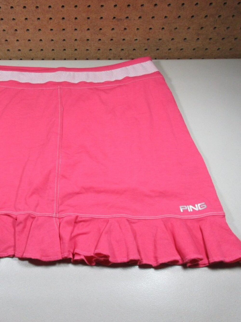 PING womens light red an white Sensor Cool golf skort M EUC